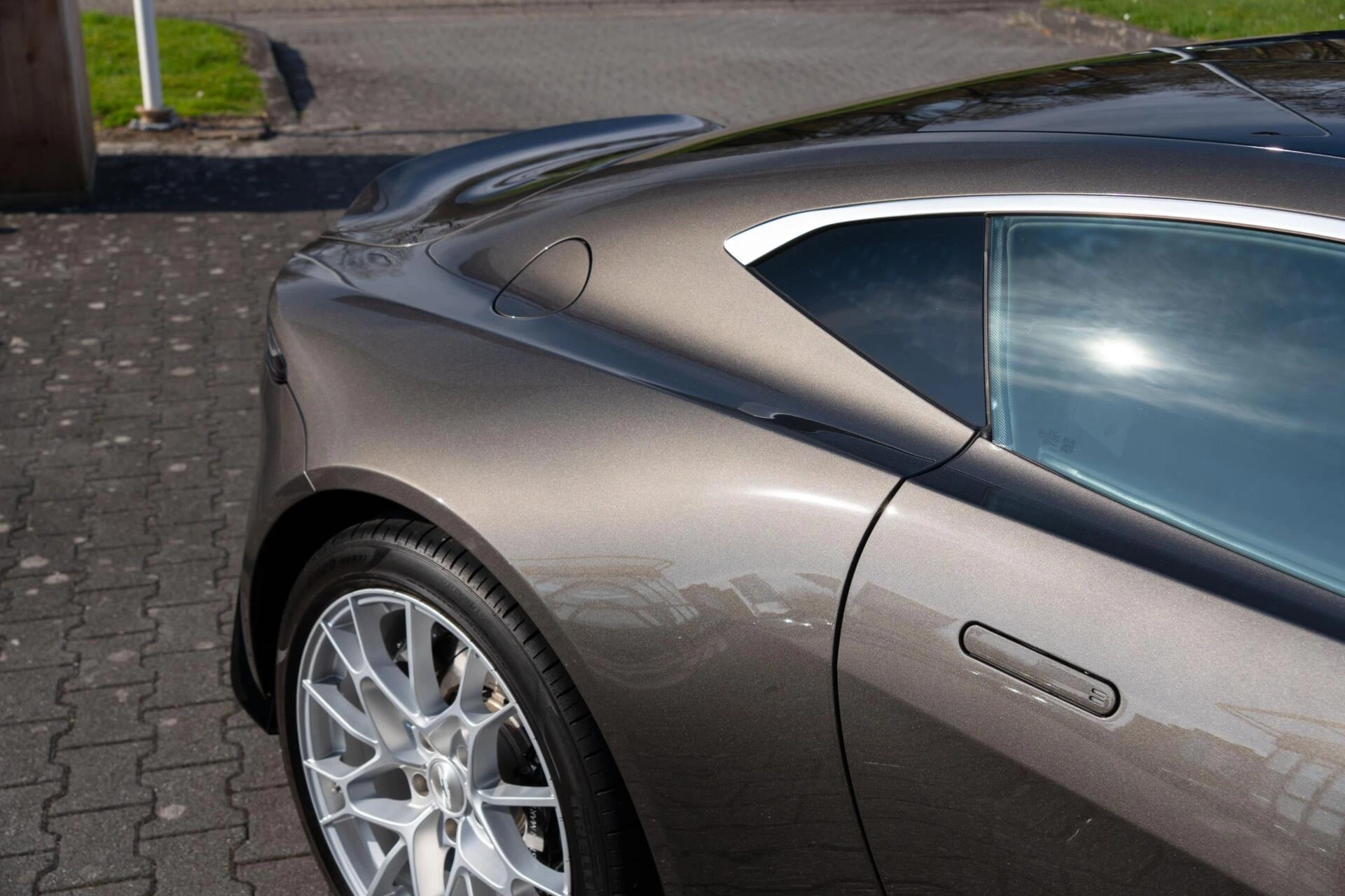 Hoofdafbeelding Aston Martin V8 Vantage