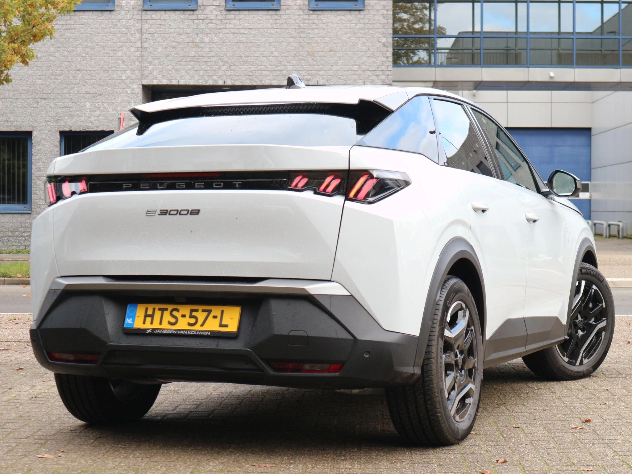 Hoofdafbeelding Peugeot e-3008