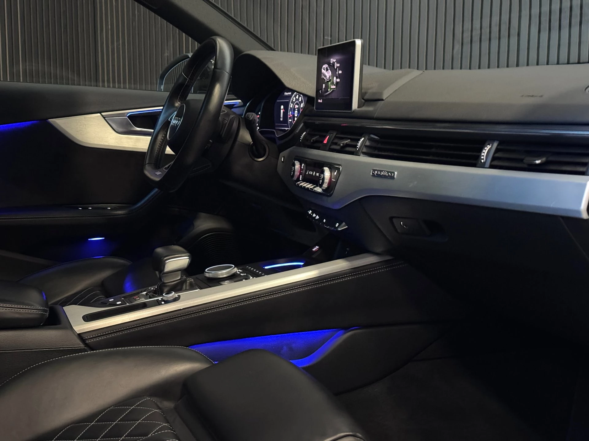 Hoofdafbeelding Audi S4