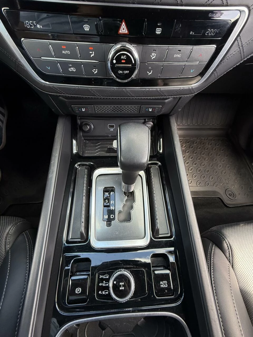 Hoofdafbeelding SsangYong Rexton
