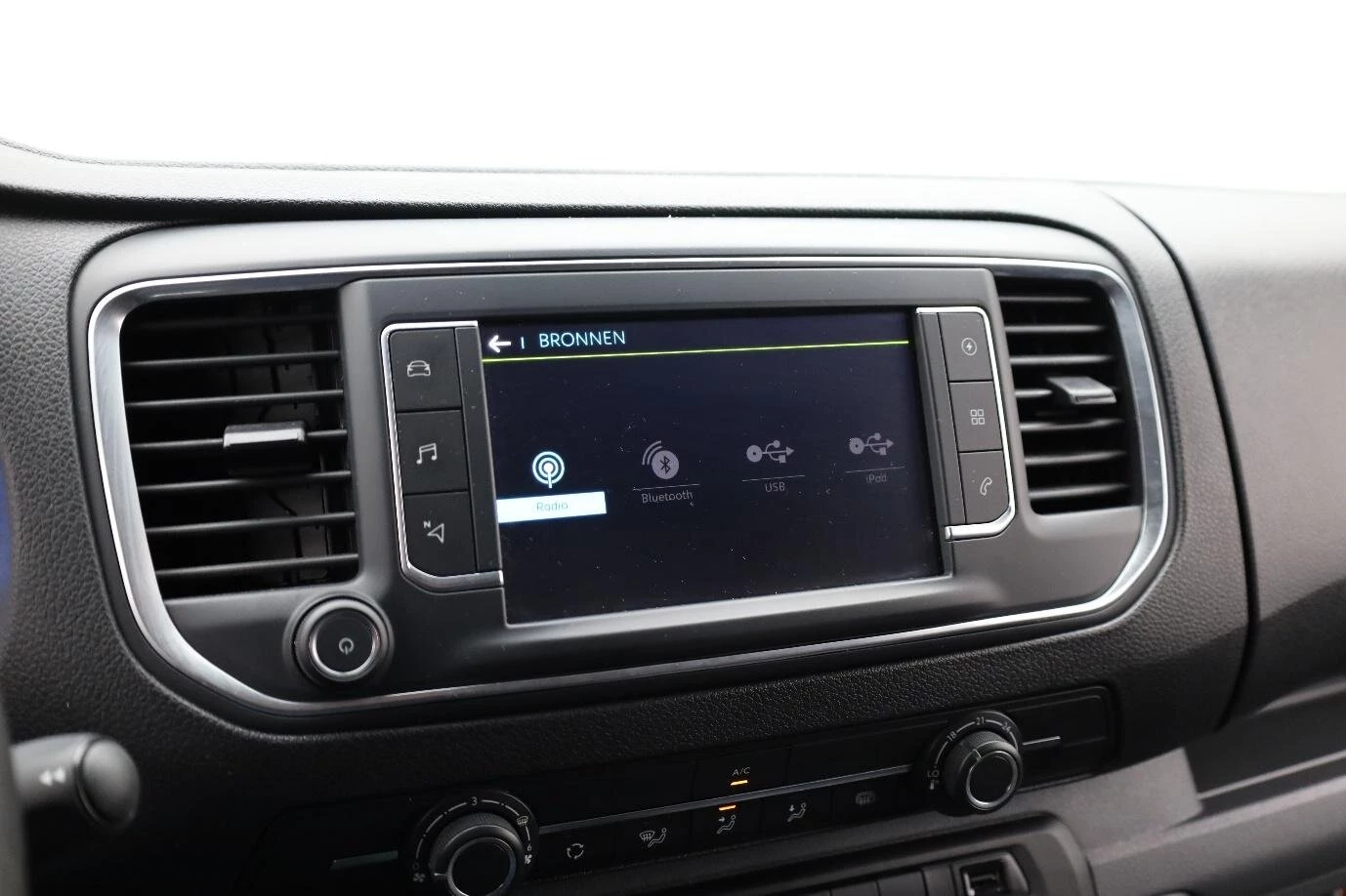 Hoofdafbeelding Peugeot e-Expert