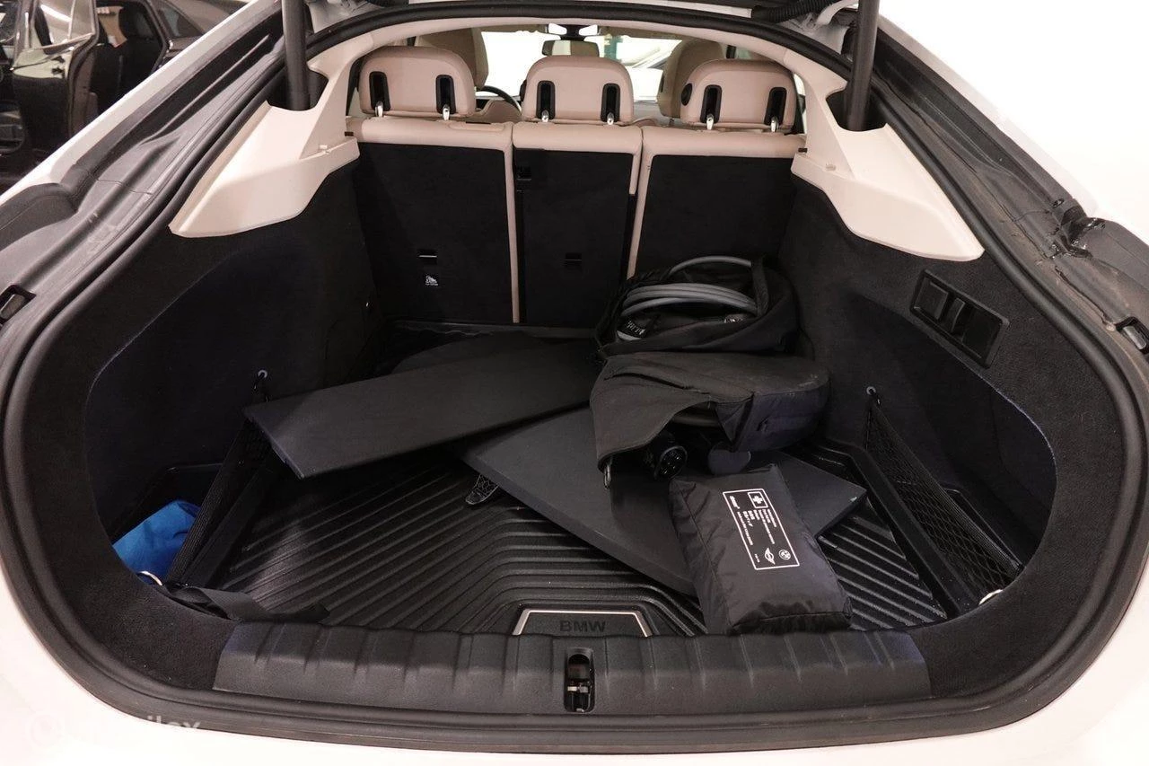 Hoofdafbeelding BMW i4