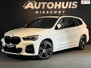 BMW X1 XDrive25e High Executive Edition M Pano/ H&K/ Leder/ Memoryseats/ HeadUp/ Trekhaak/ Camera/ 19"