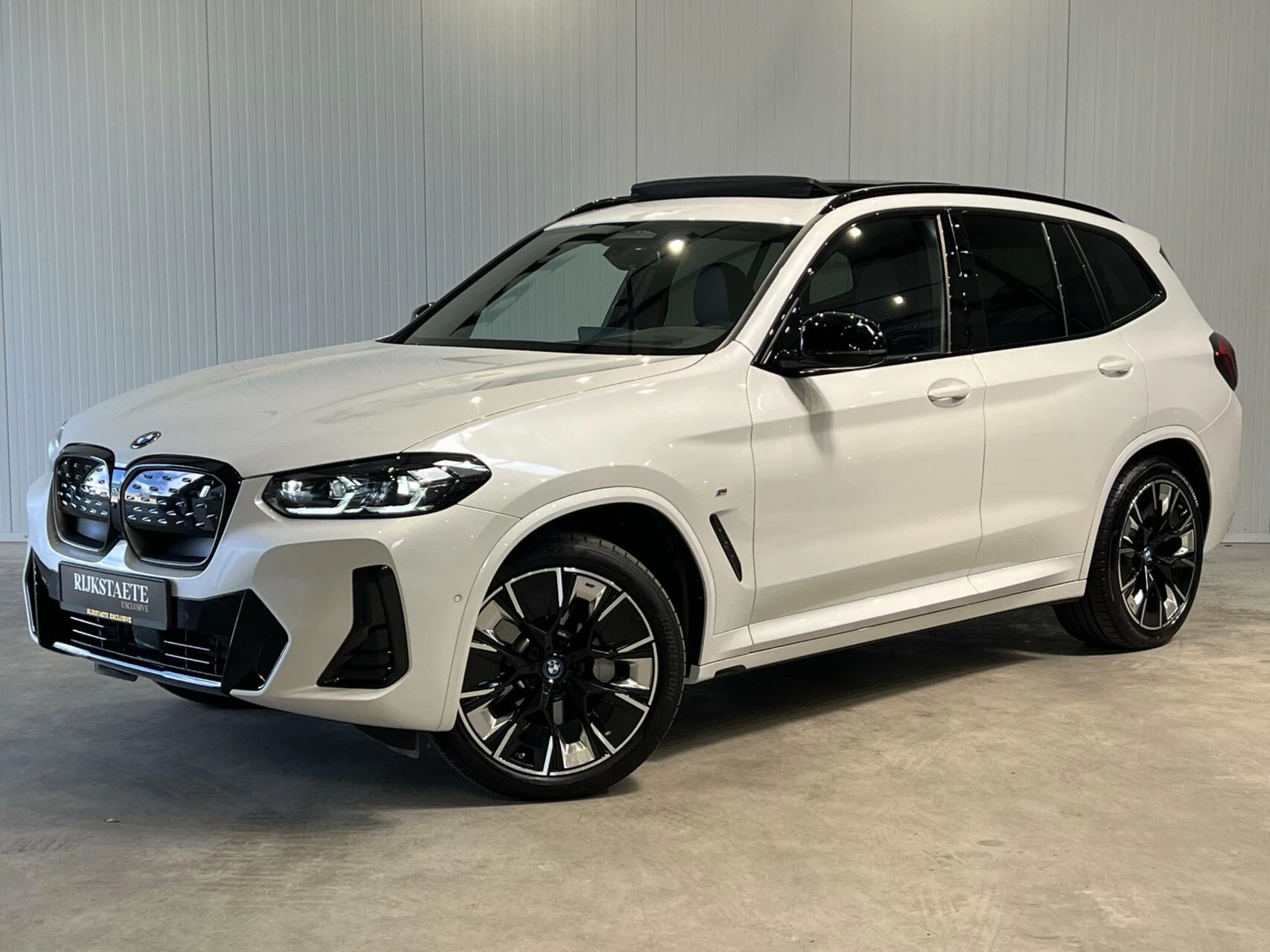 Hoofdafbeelding BMW iX3