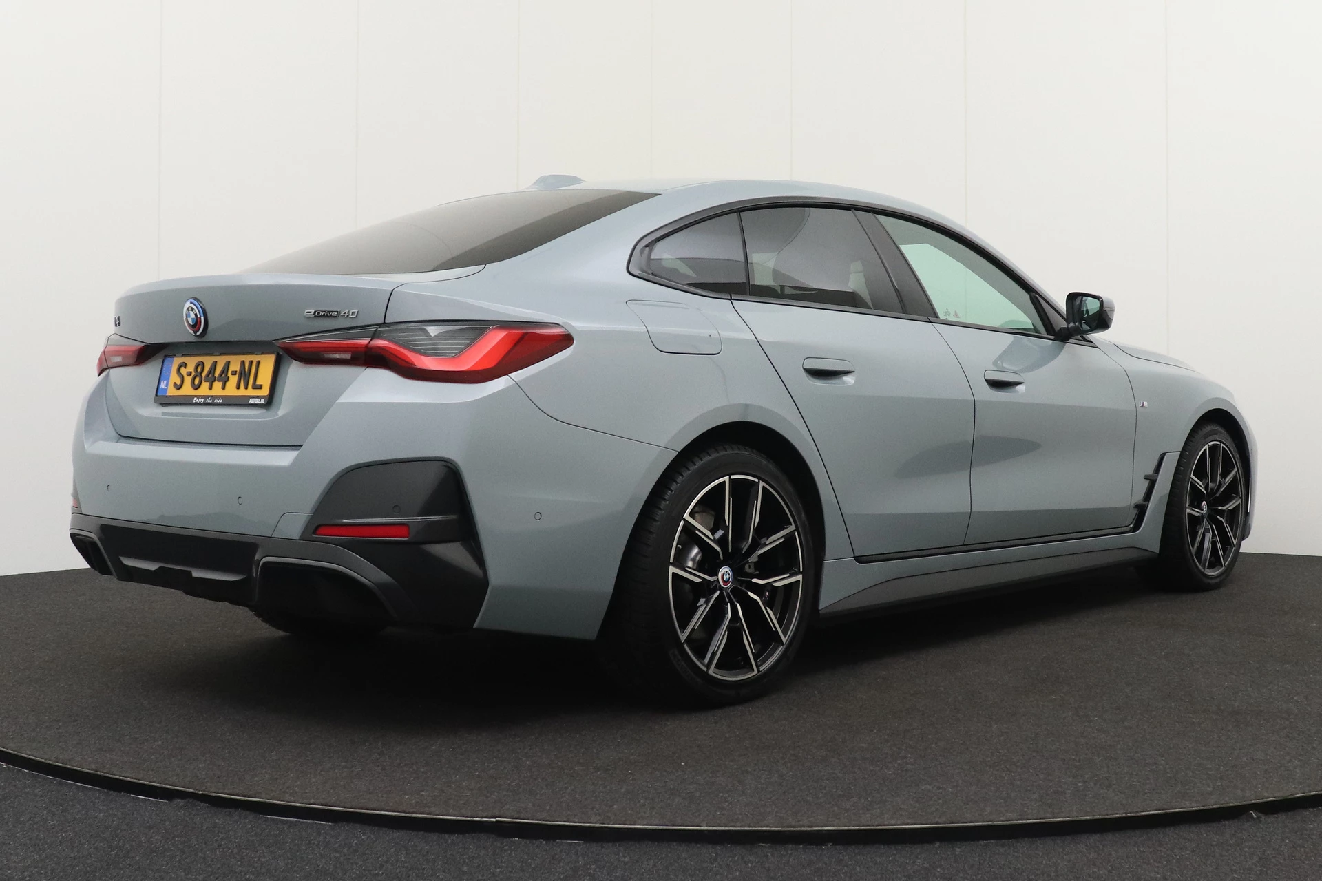 Hoofdafbeelding BMW i4