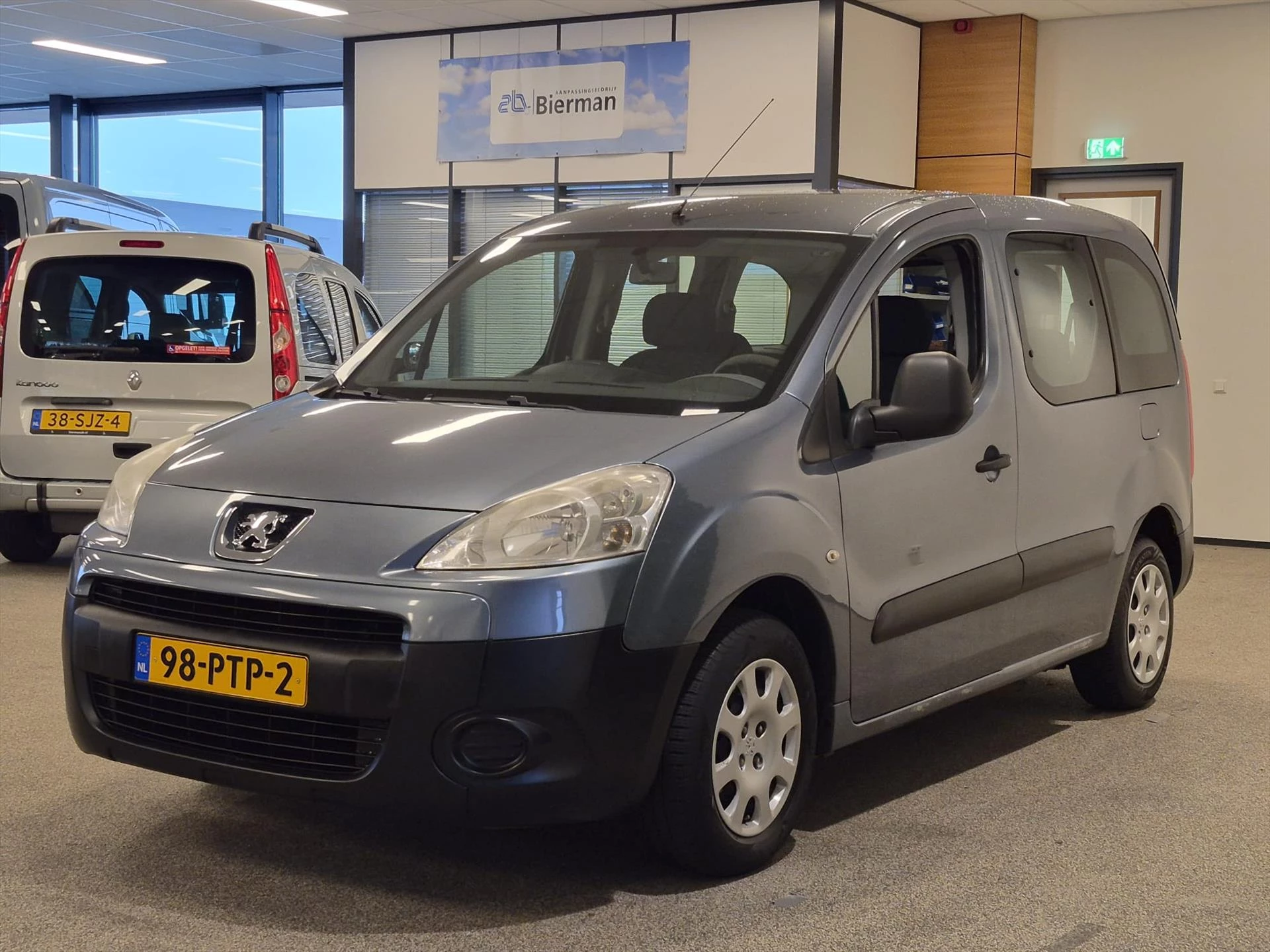 Hoofdafbeelding Peugeot Partner