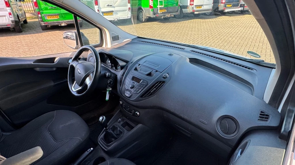 Hoofdafbeelding Ford Transit Courier