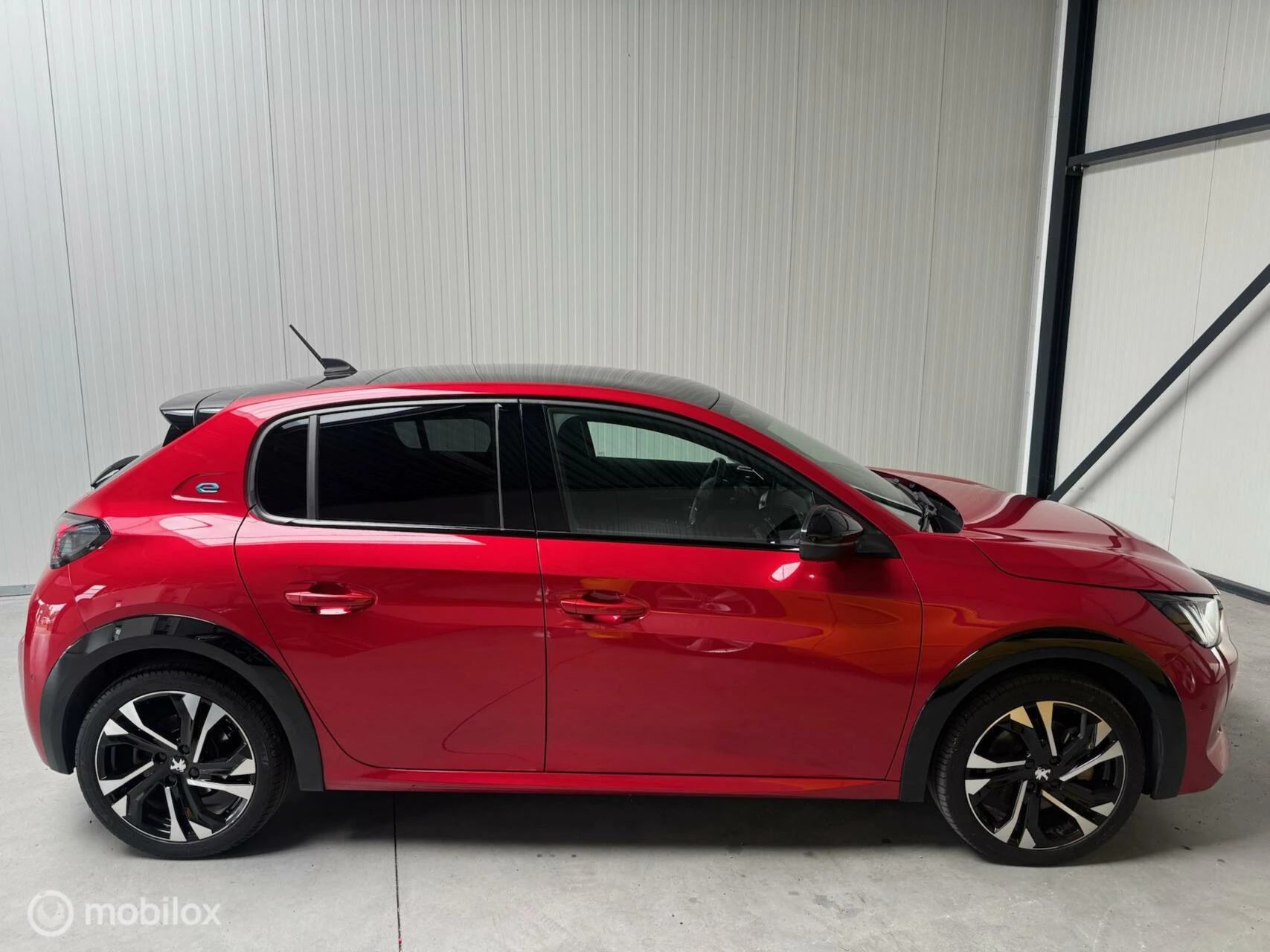 Hoofdafbeelding Peugeot e-208