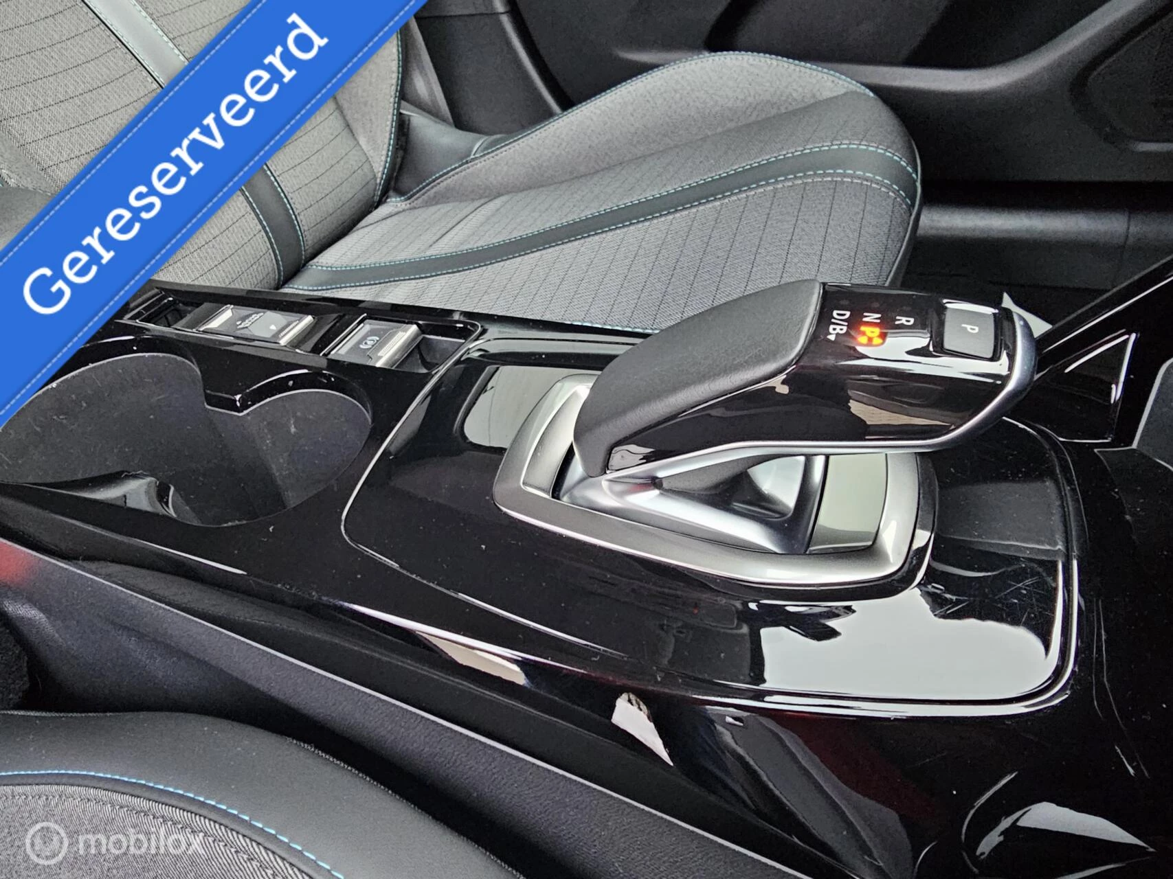 Hoofdafbeelding Peugeot e-208