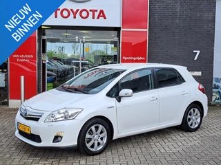 Hoofdafbeelding Toyota Auris Toyota Auris 1.8 Full Hybrid Executive ACHTERUITRIJCAMERA AIRCO ELEKTRISCH INKLAPBARE SPIEGELS