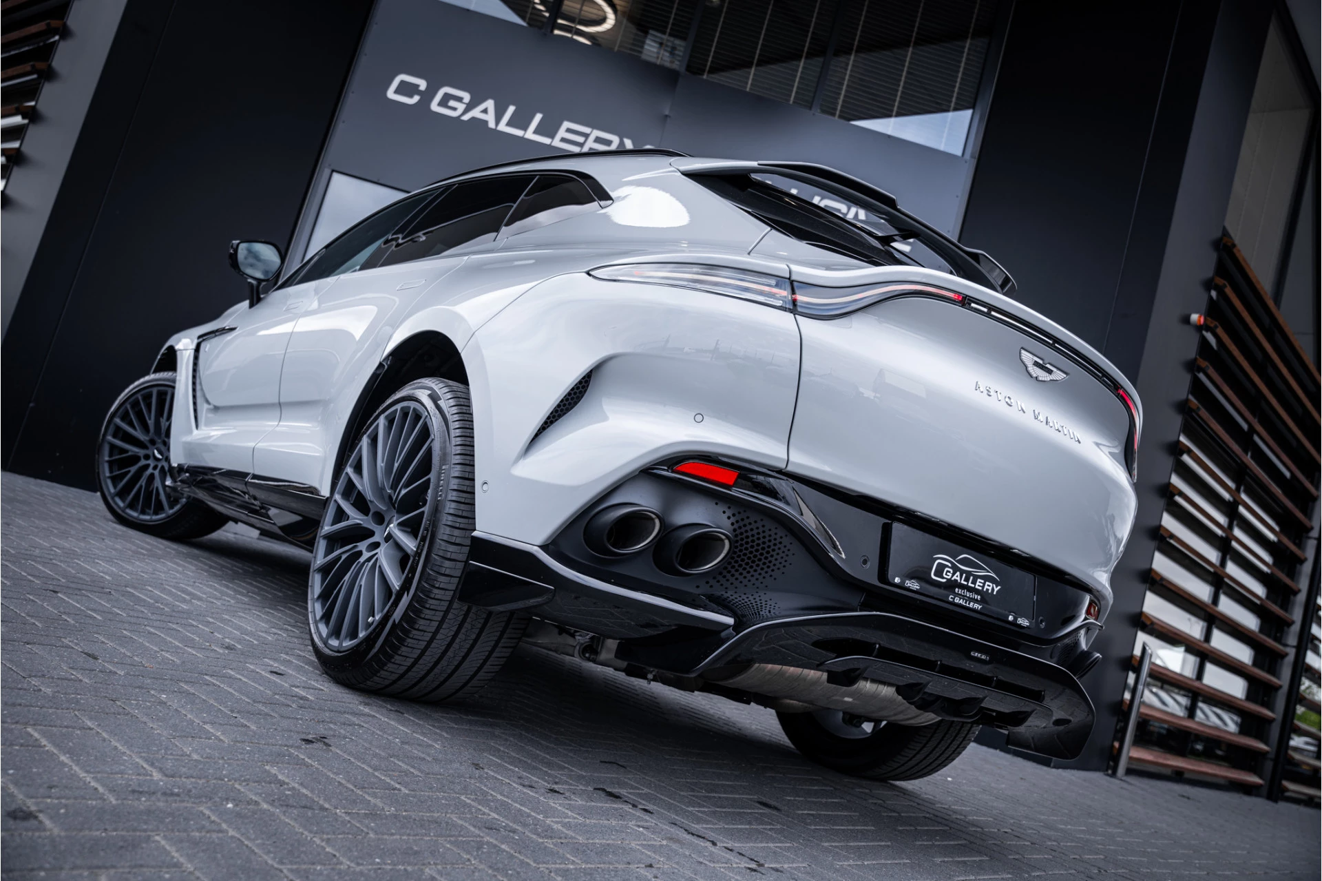 Hoofdafbeelding Aston Martin DBX