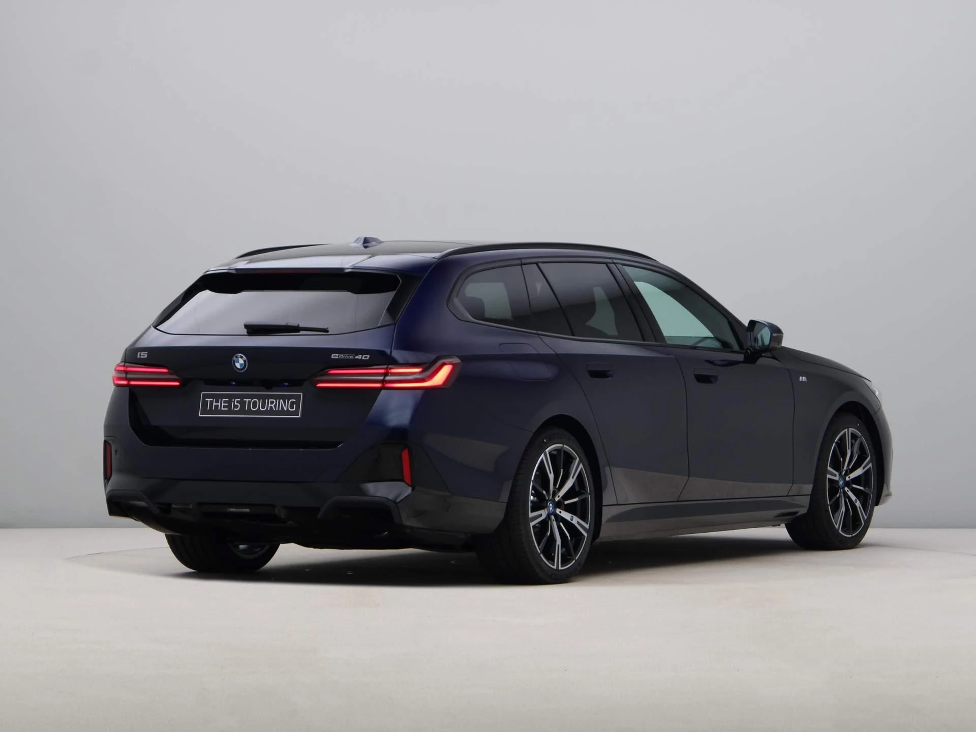 Hoofdafbeelding BMW i5