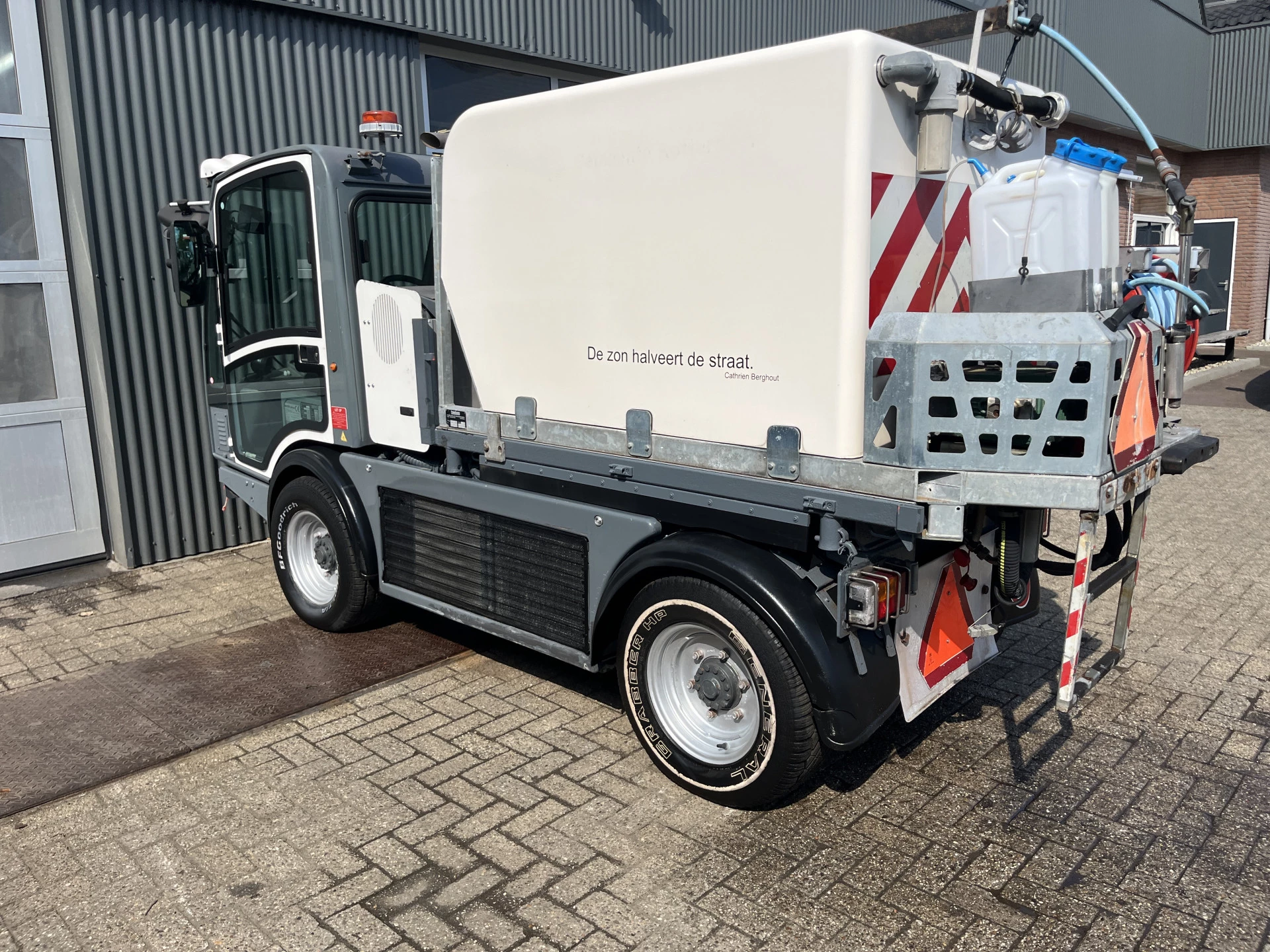Hoofdafbeelding boschung P4T Werktuigdrager