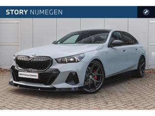 BMW 5 Serie 520i M Sport Automaat / Panoramadak / Trekhaak / Adaptief onderstel professional / Stoelventilatie / Adaptieve LED / Parking Assistant Professional / Harman-Kardon