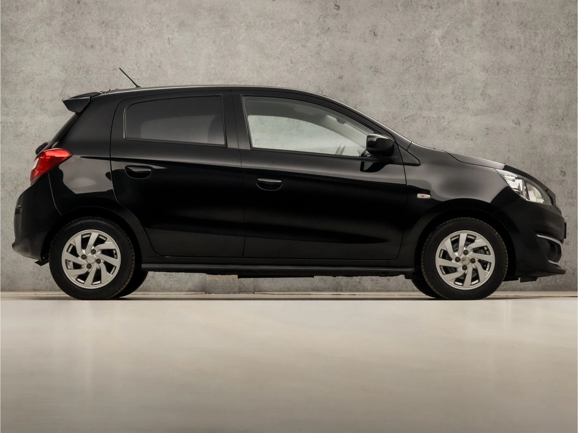 Hoofdafbeelding Mitsubishi Space Star