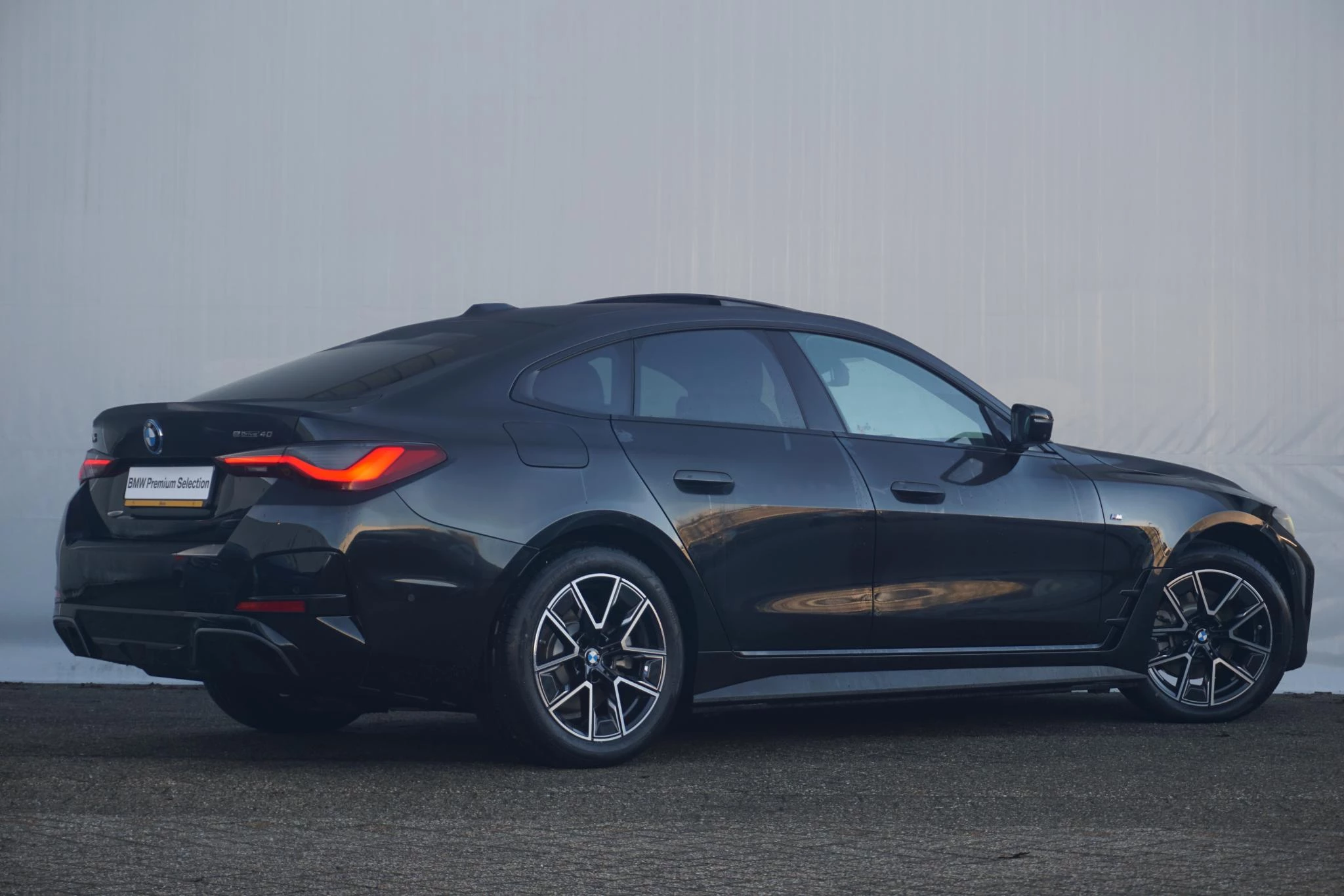 Hoofdafbeelding BMW i4