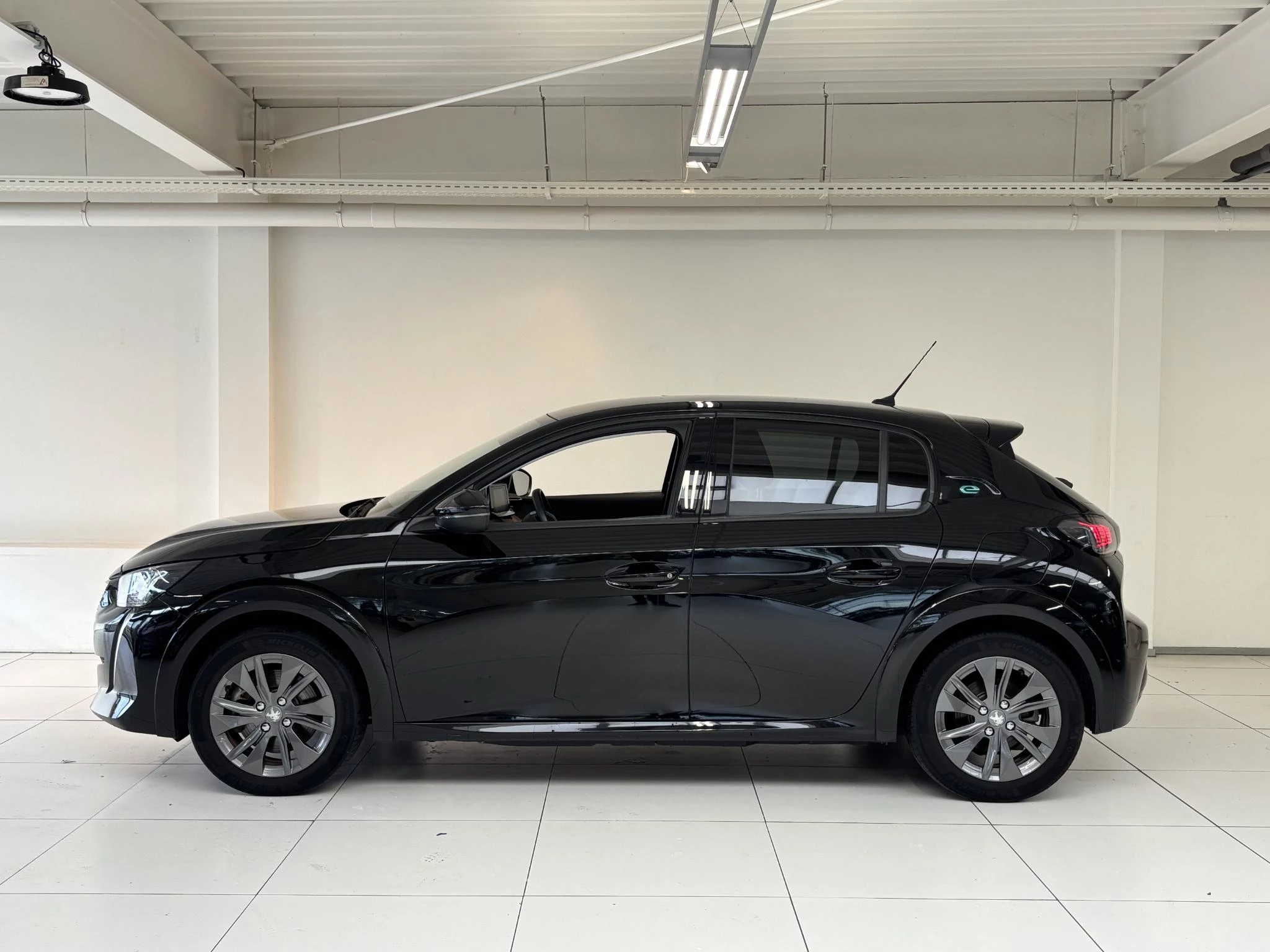 Hoofdafbeelding Peugeot e-208