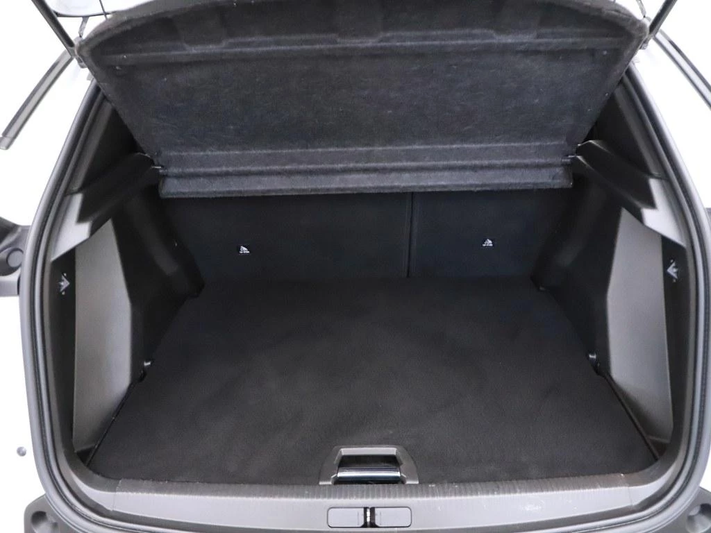 Hoofdafbeelding Peugeot e-2008