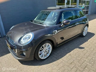 Hoofdafbeelding MINI 3-deurs MINI 3-Deurs 1.5 Cooper Chili / Panorakadak / Gratis afleverpakket incl bovag garantie