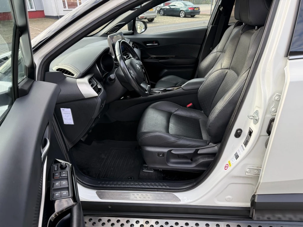 Hoofdafbeelding Toyota C-HR