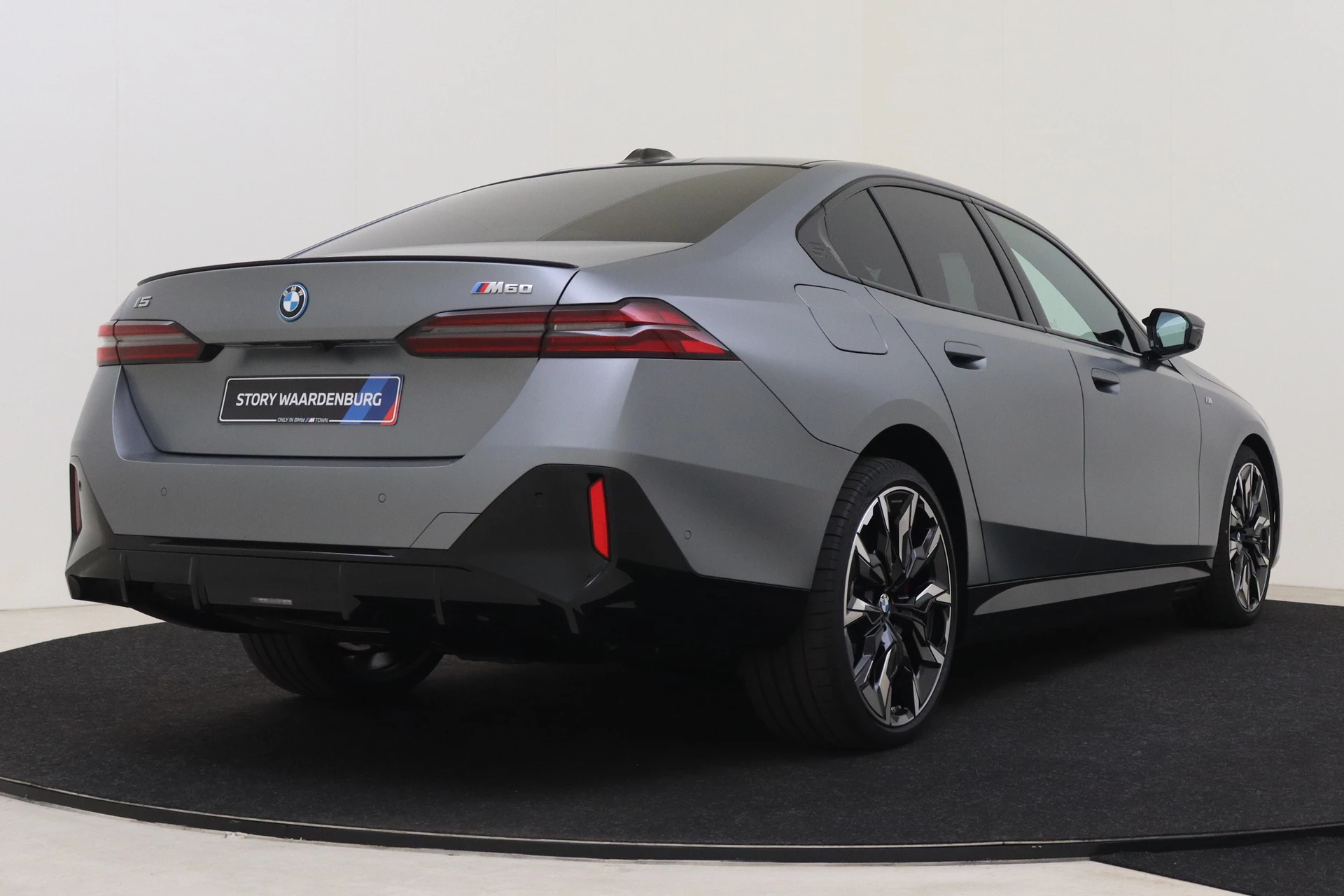Hoofdafbeelding BMW i5