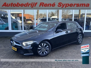 Hoofdafbeelding Mercedes-Benz A-Klasse Mercedes-Benz A-Klasse 160 Business Solution | Mbux | Stoelverwarming | Parkeercamera | Lane Assist