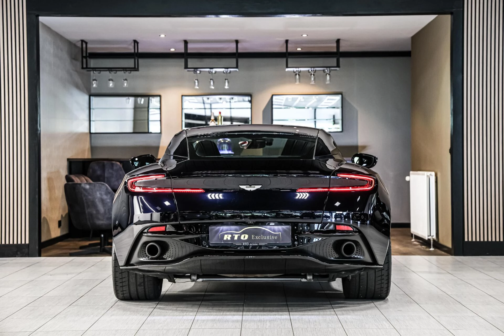 Hoofdafbeelding Aston Martin DB11