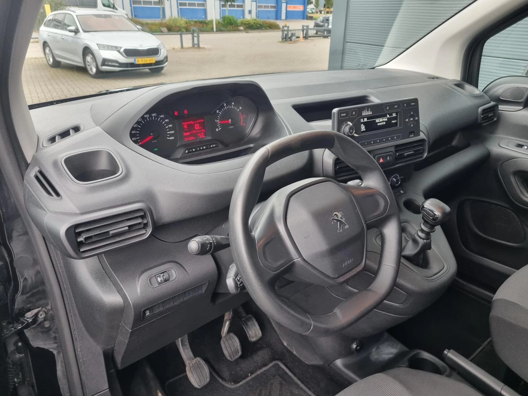 Hoofdafbeelding Peugeot Partner