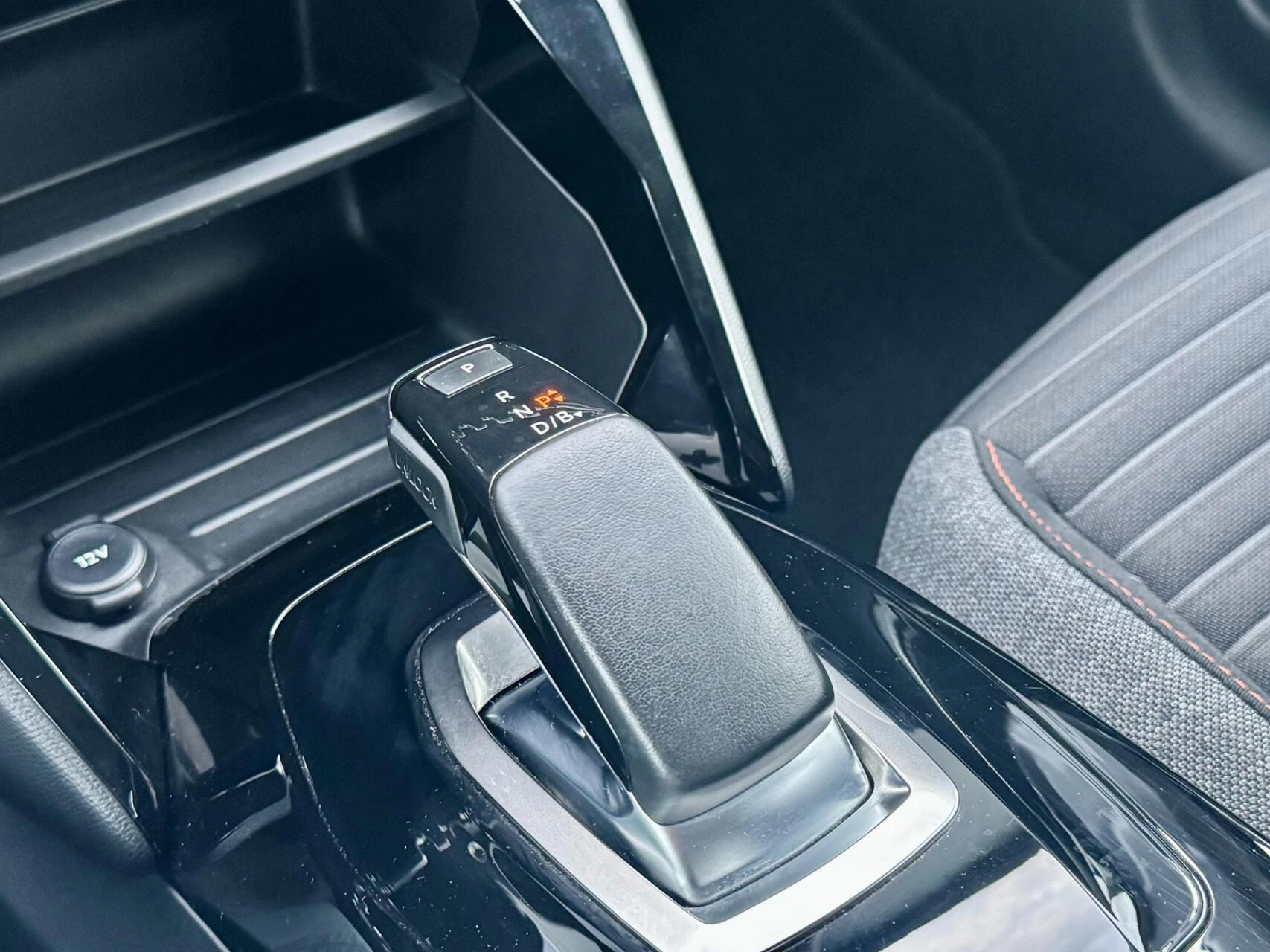 Hoofdafbeelding Peugeot e-208