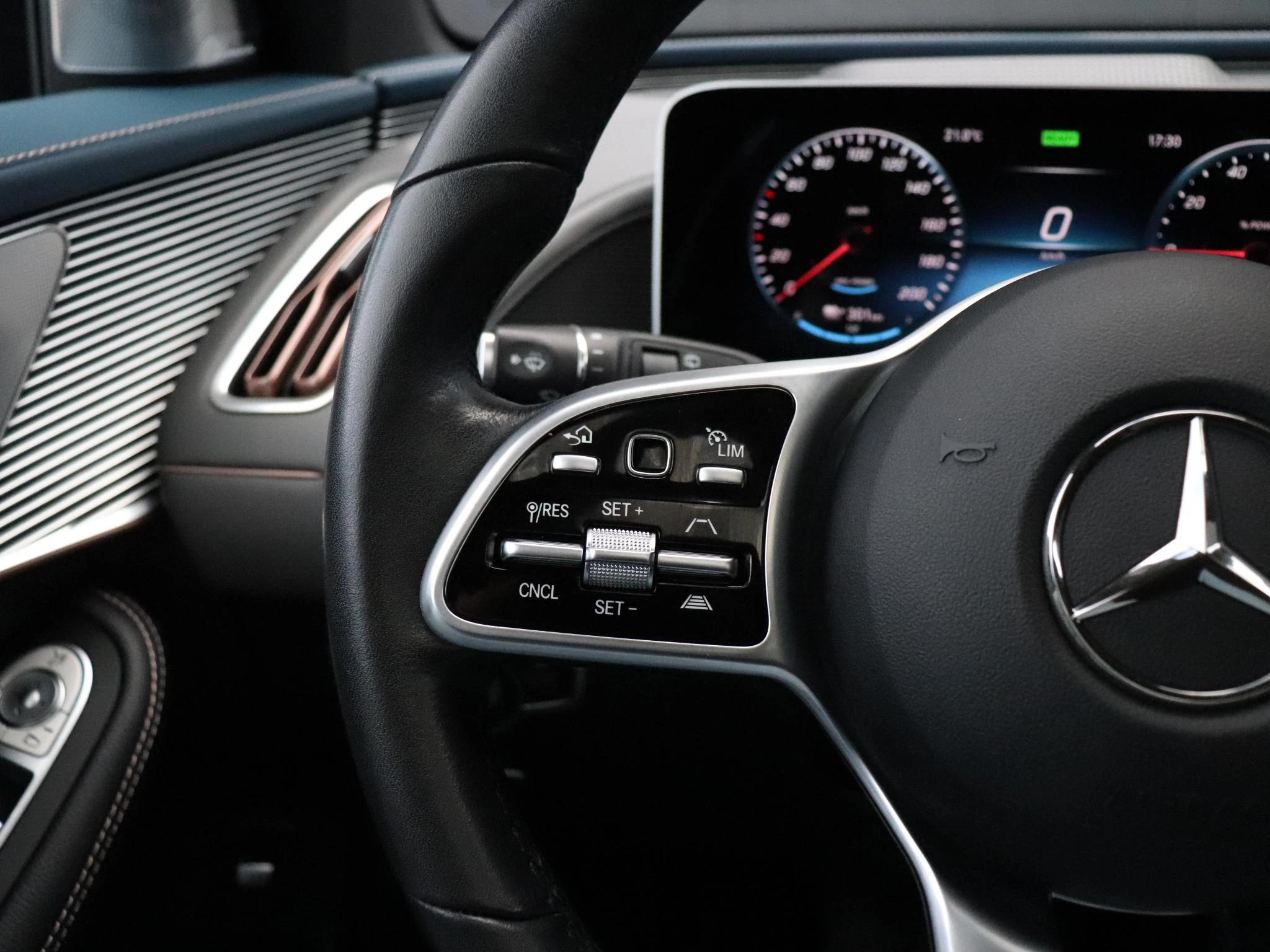 Hoofdafbeelding Mercedes-Benz EQC