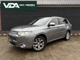 Mitsubishi Outlander 2.0 PHEV instyle+ - Trekhaak l Pano l Camera l ACC