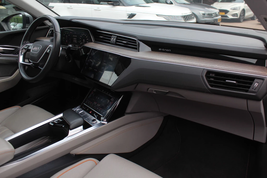 Hoofdafbeelding Audi e-tron