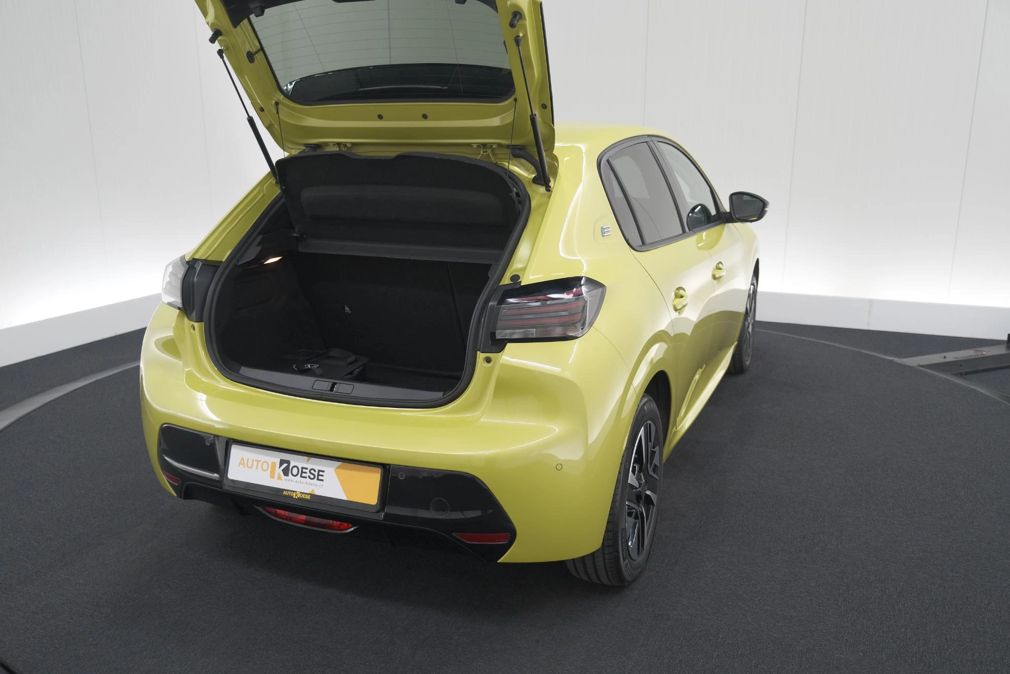 Hoofdafbeelding Peugeot e-208