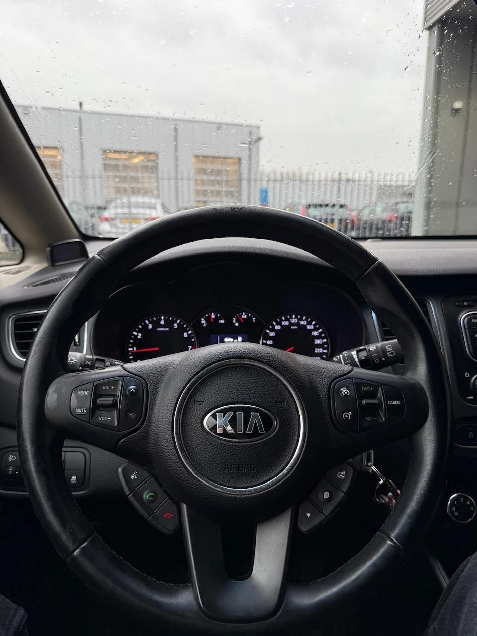 Hoofdafbeelding Kia Carens