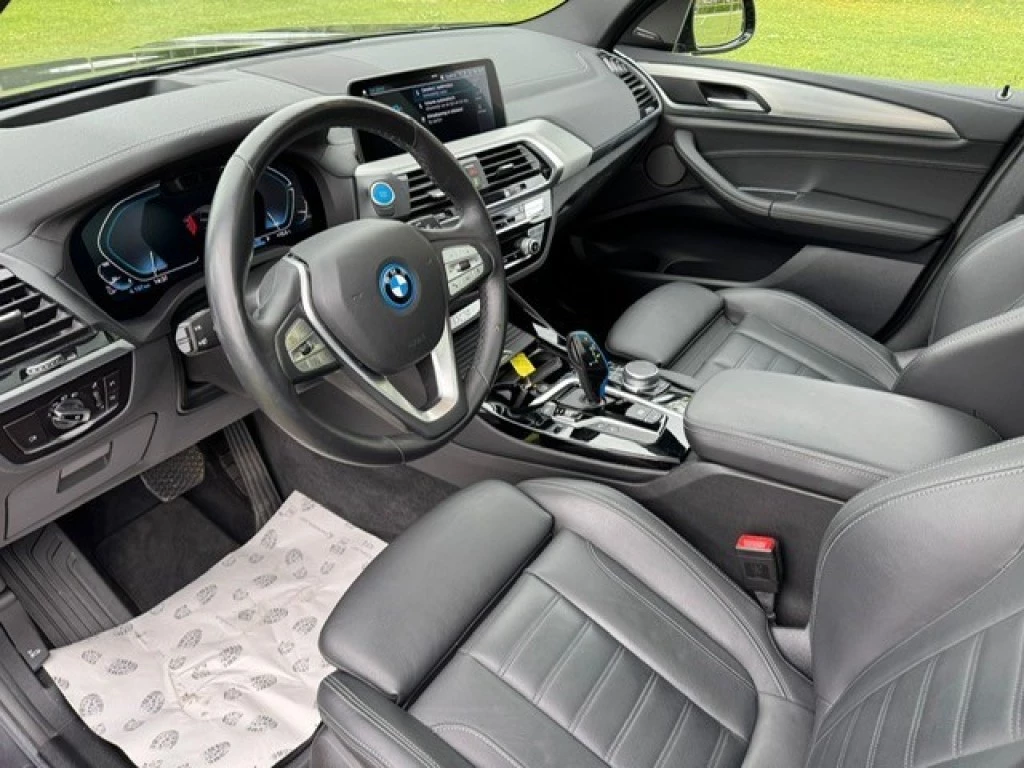 Hoofdafbeelding BMW iX3