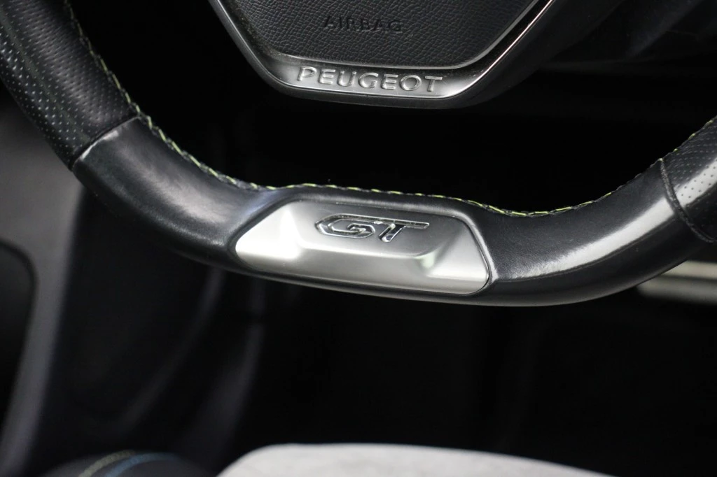 Hoofdafbeelding Peugeot e-2008