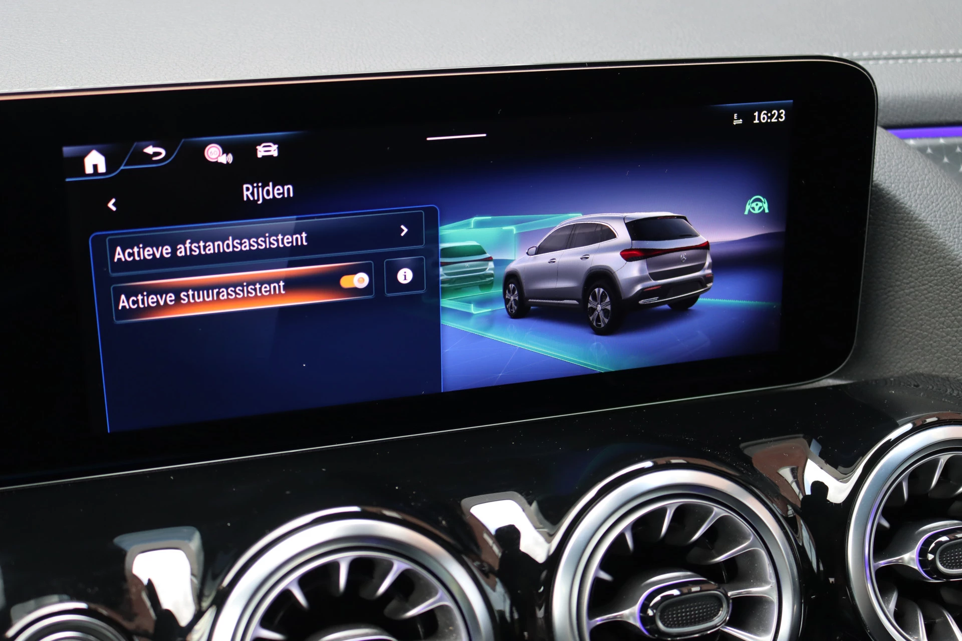 Hoofdafbeelding Mercedes-Benz EQA