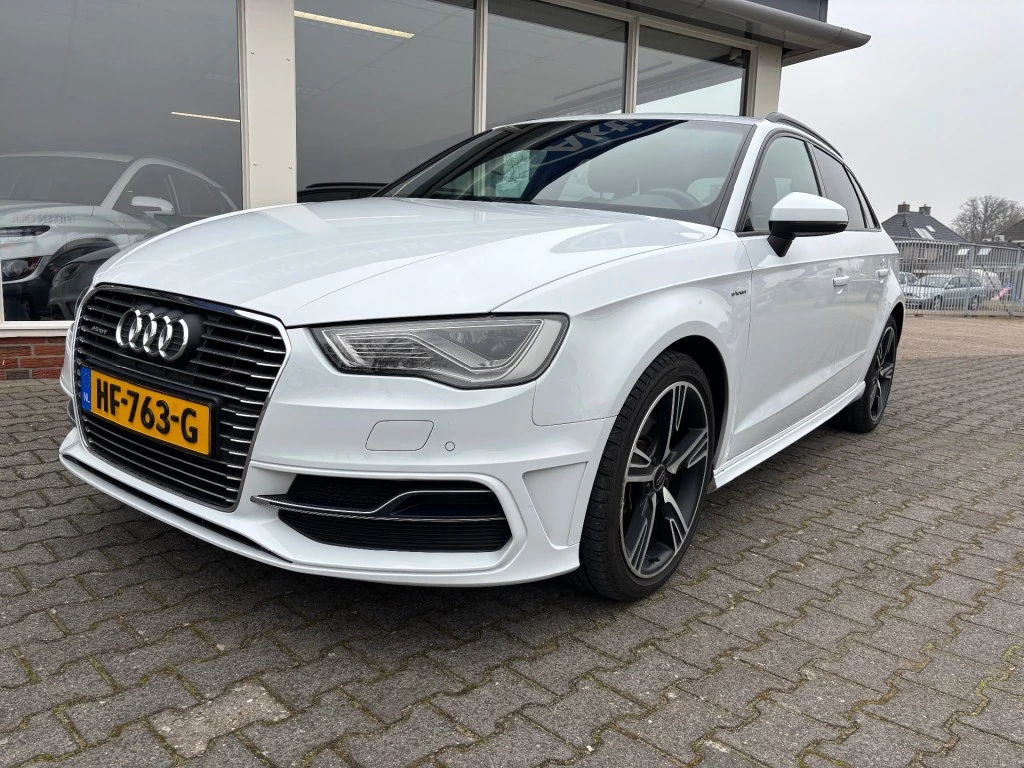 Hoofdafbeelding Audi e-tron