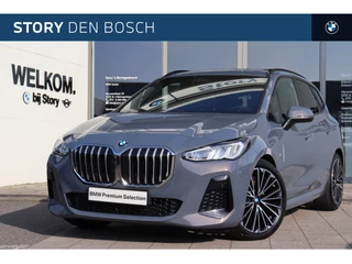 Hoofdafbeelding BMW 2 Serie BMW 2 Serie Active Tourer 220i M Sport Automaat / Trekhaak / Panoramadak / Sportstoelen / M Adaptief onderstel / Achteruitrijcamera / Stoelverwarming