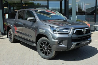 Hoofdafbeelding Toyota Hilux Toyota Hilux 2.8 D-4D DUBBEL CABIN 48V HYBRIDE INVINCIBLE A/T 4WD