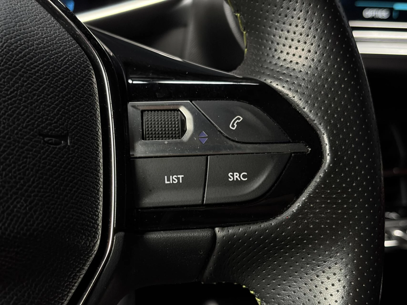 Hoofdafbeelding Peugeot e-2008