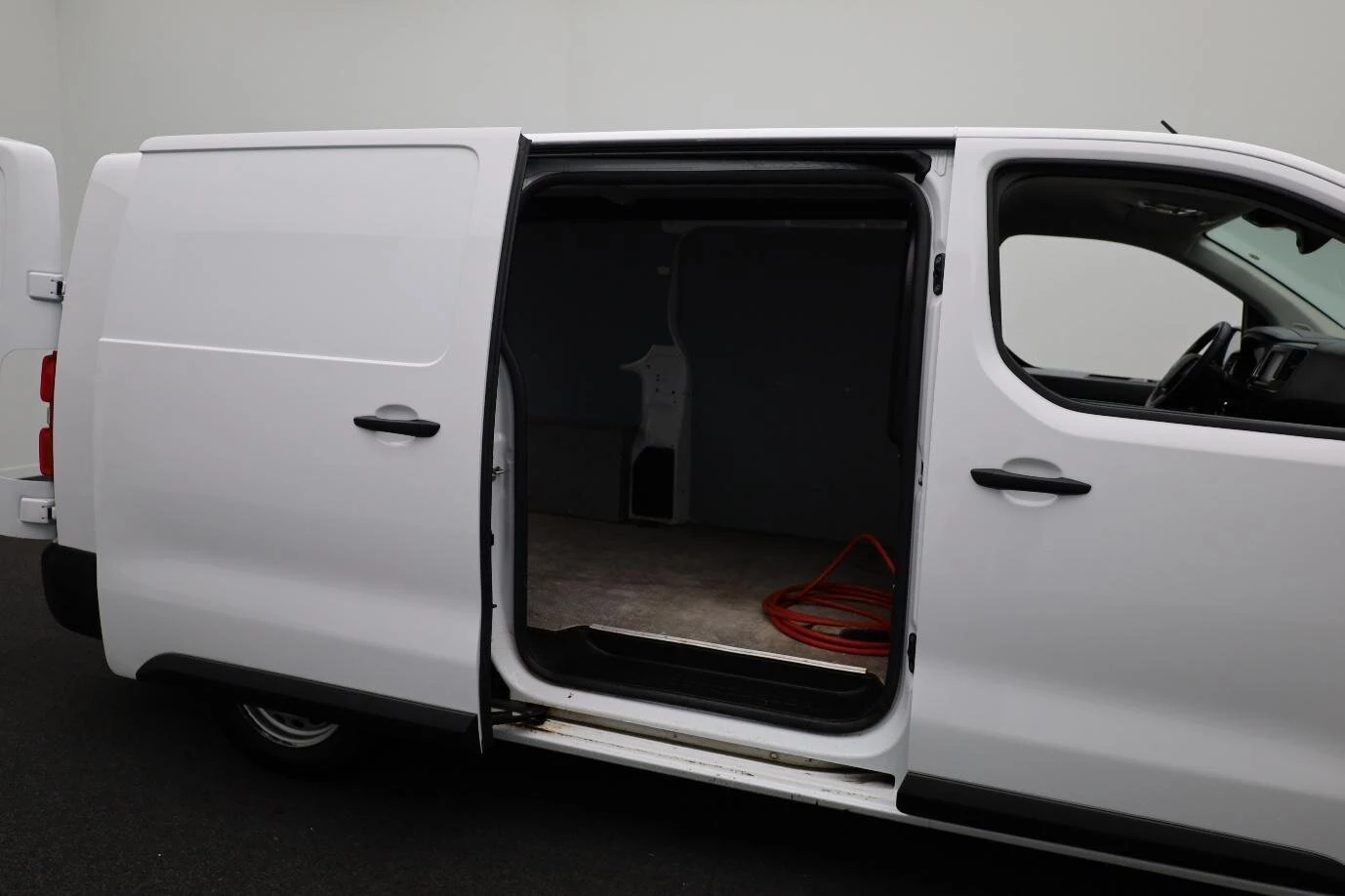 Hoofdafbeelding Peugeot e-Expert