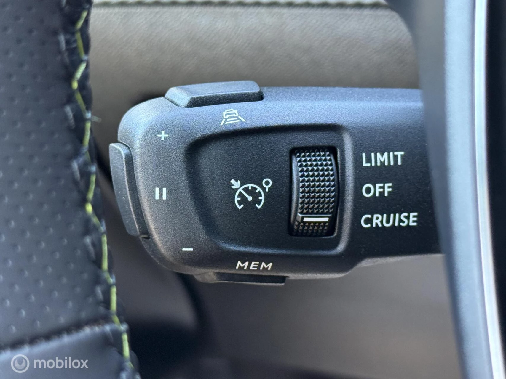 Hoofdafbeelding Peugeot e-208