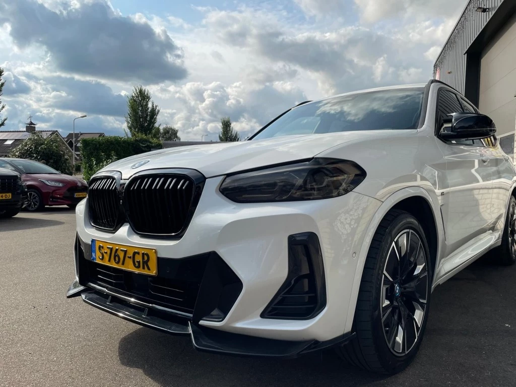 Hoofdafbeelding BMW iX3