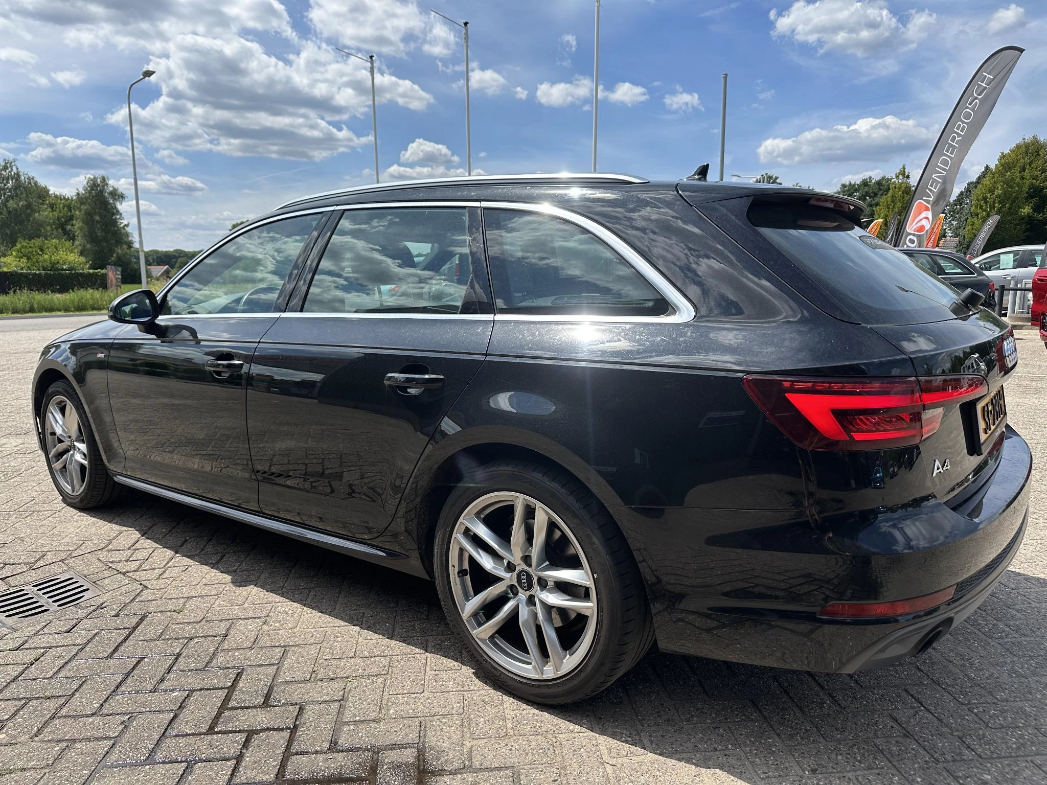 Hoofdafbeelding Audi A4