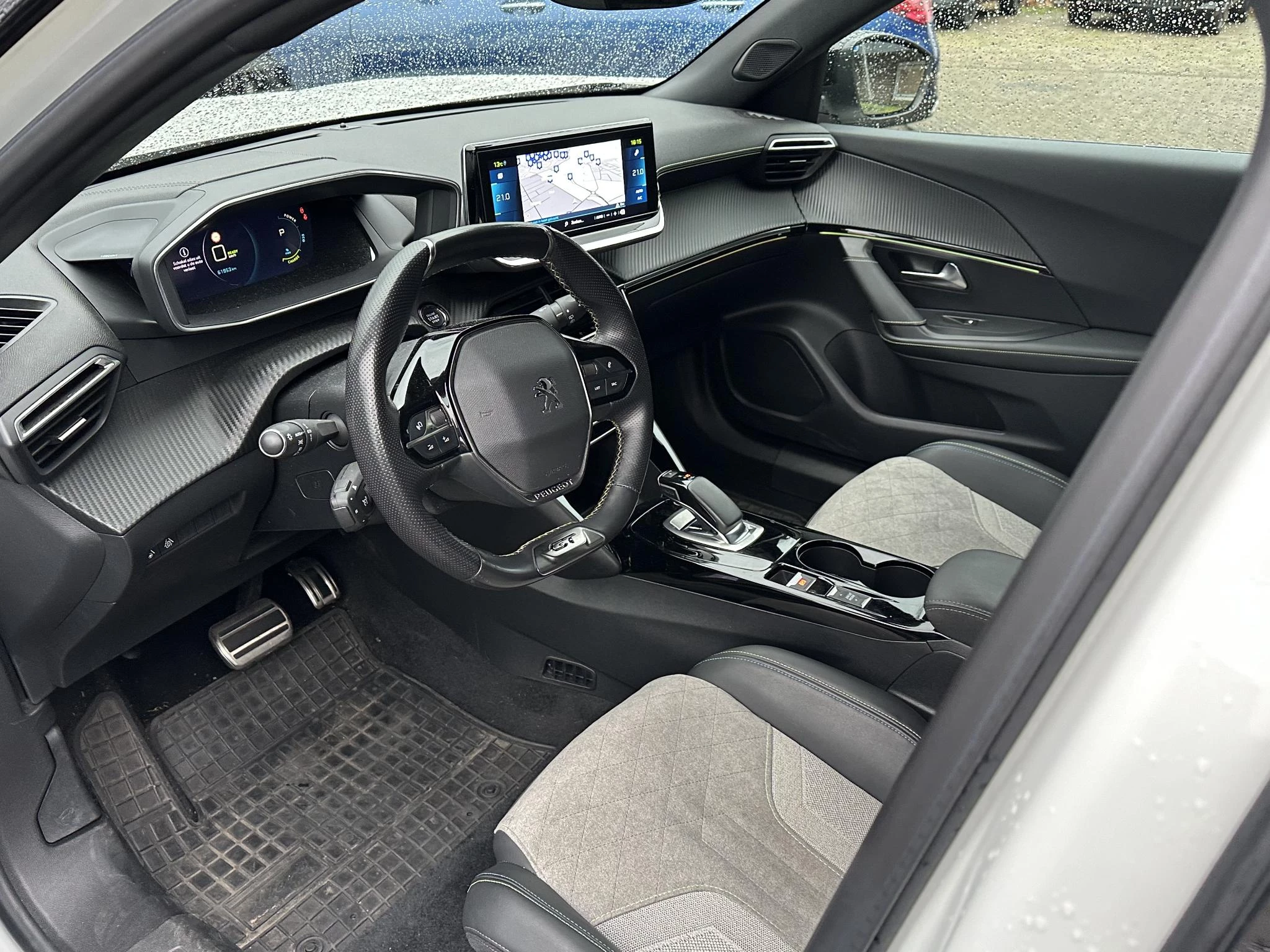 Hoofdafbeelding Peugeot e-2008