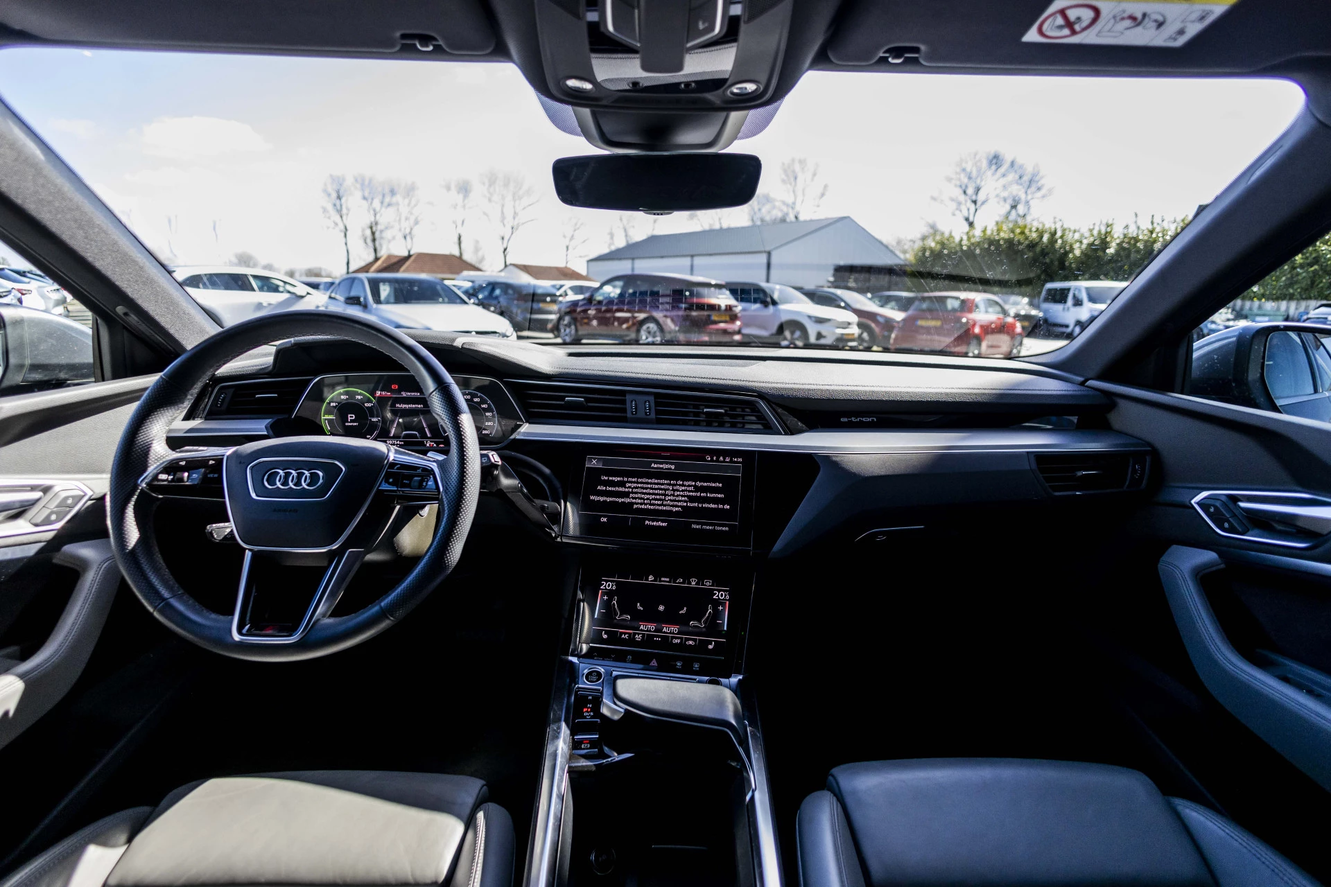 Hoofdafbeelding Audi e-tron