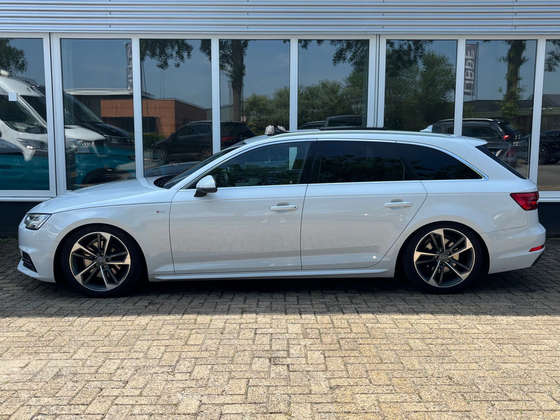 Hoofdafbeelding Audi A4