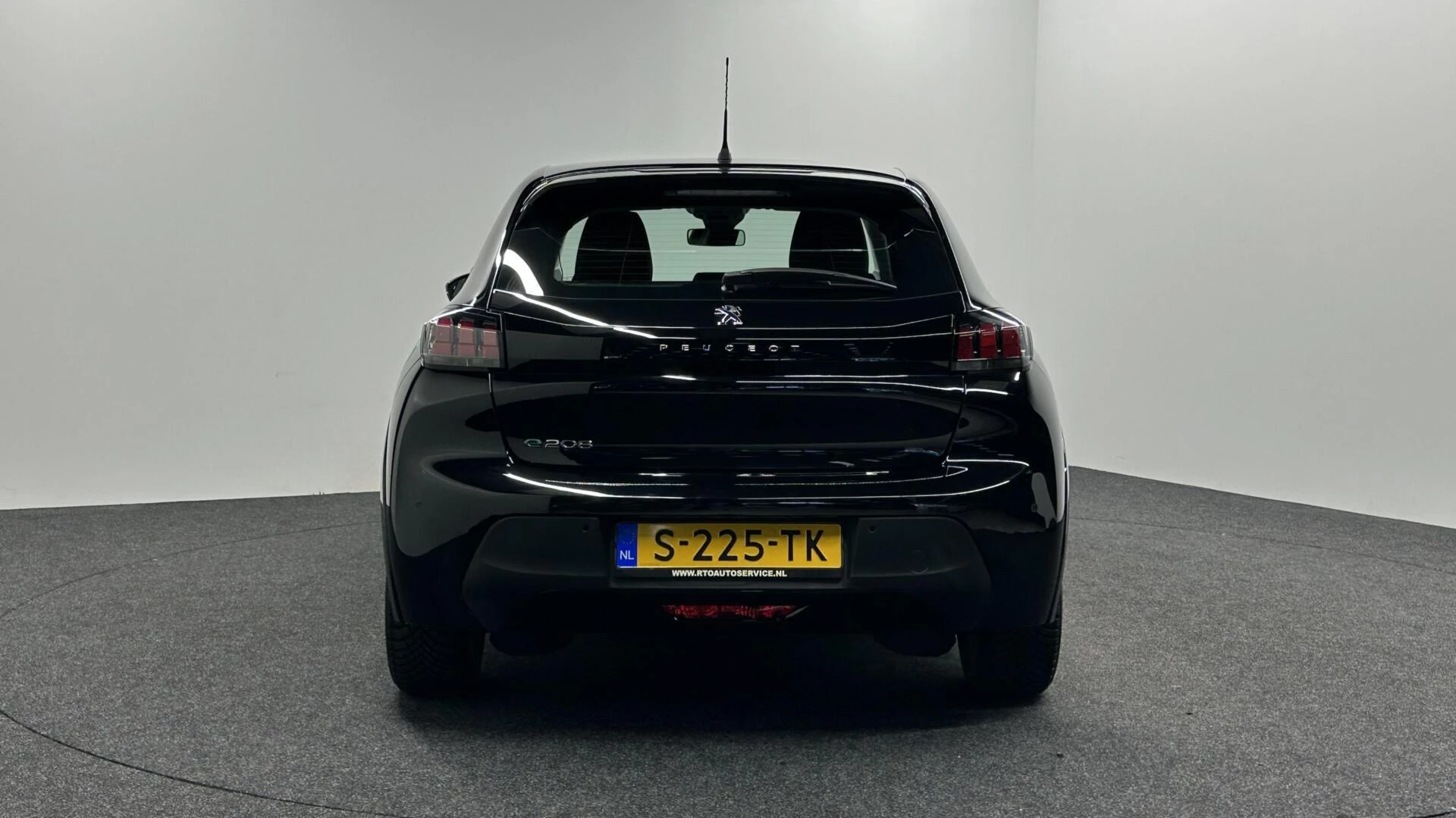 Hoofdafbeelding Peugeot e-208