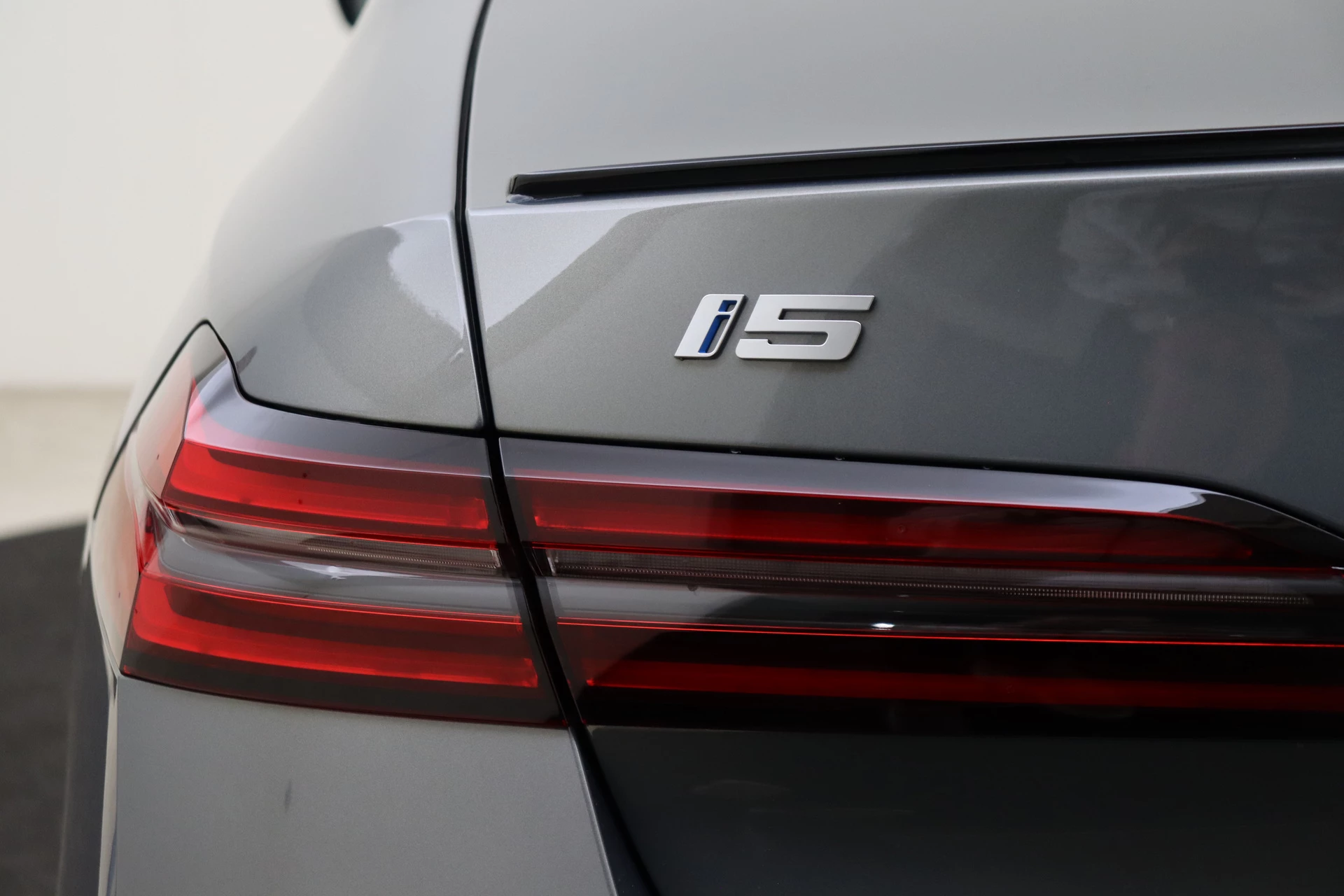 Hoofdafbeelding BMW i5